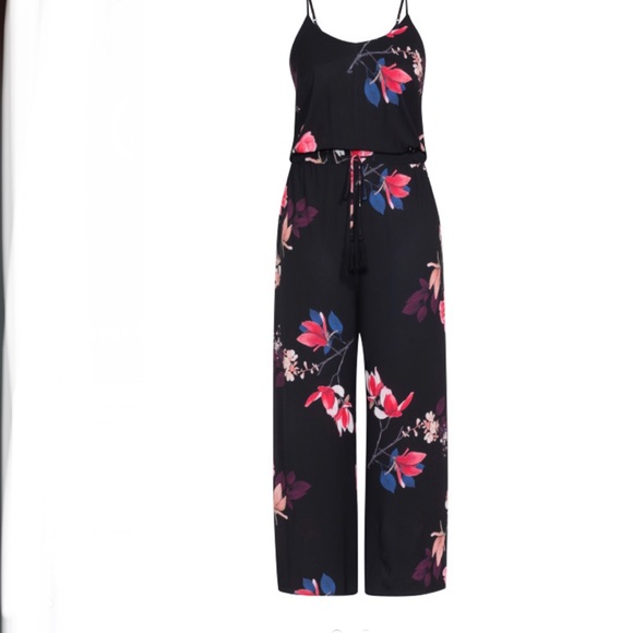 City Chic Plus Size Spring Lotus Jumpsuit
Plus size 20 - Picture 2 of 11